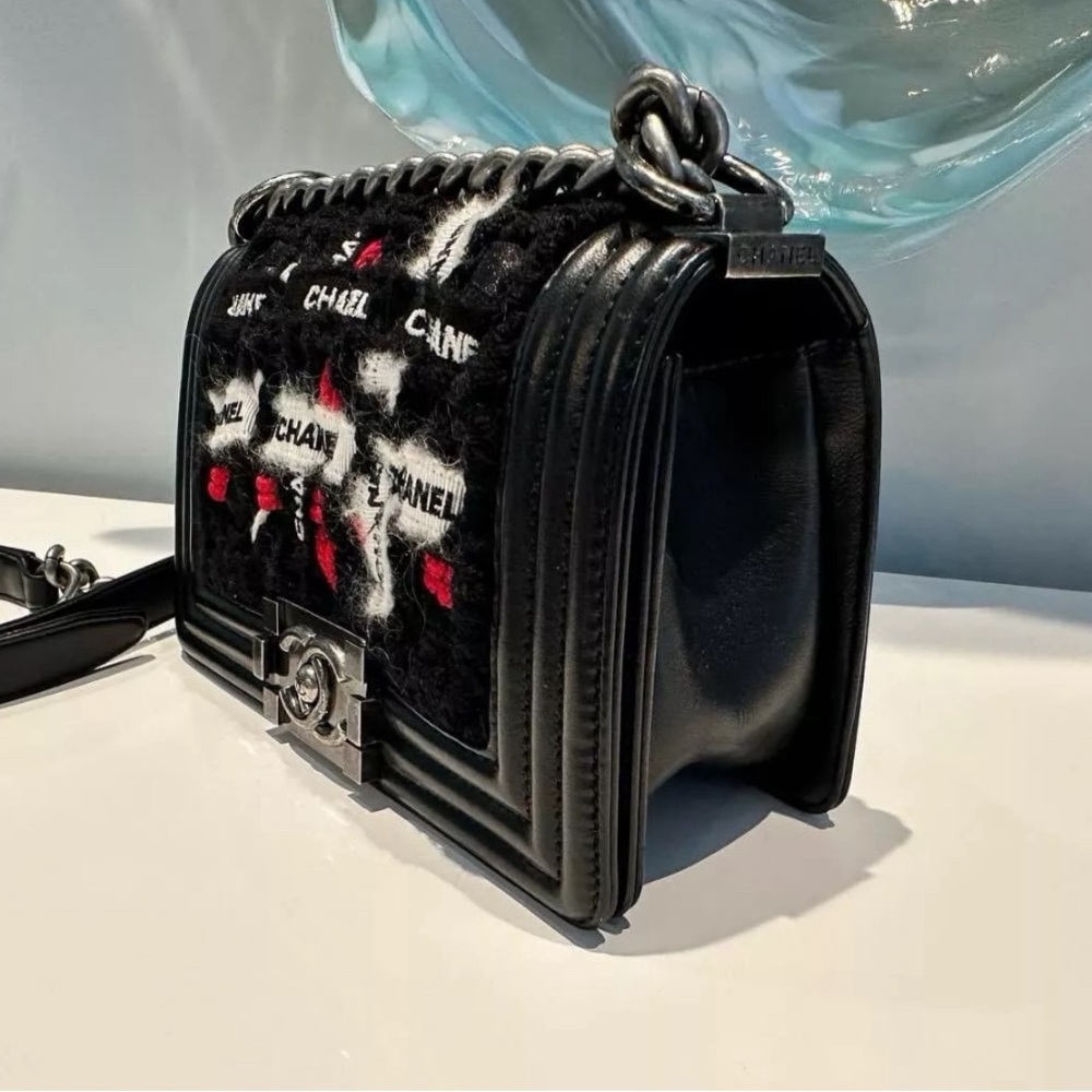 ❤️❤️SOLD❤️❤️Chanel Boy2016 Limited Edition Tweed/Lambskin Leather Crossbody - Picture 6 of 11